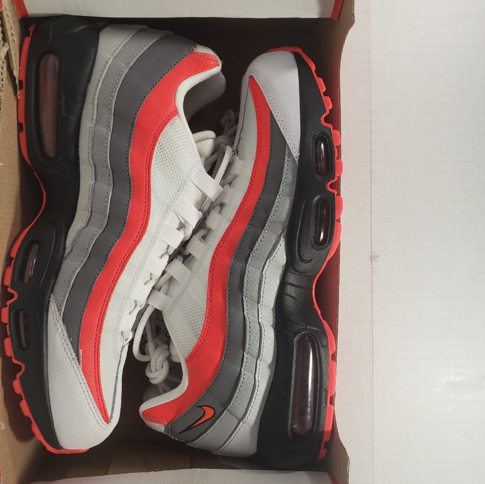 NWOT Men's Nike Air Max 95 - Picture 2 of 6